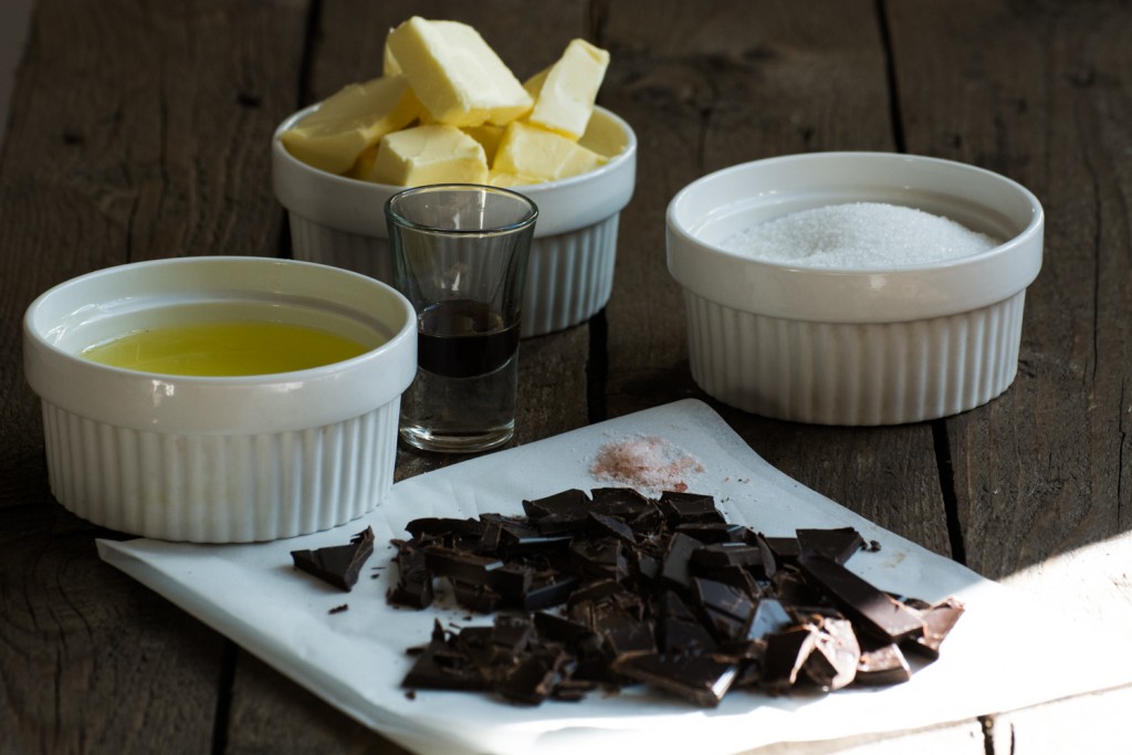 Chocolate-meringue buttercream ingredients