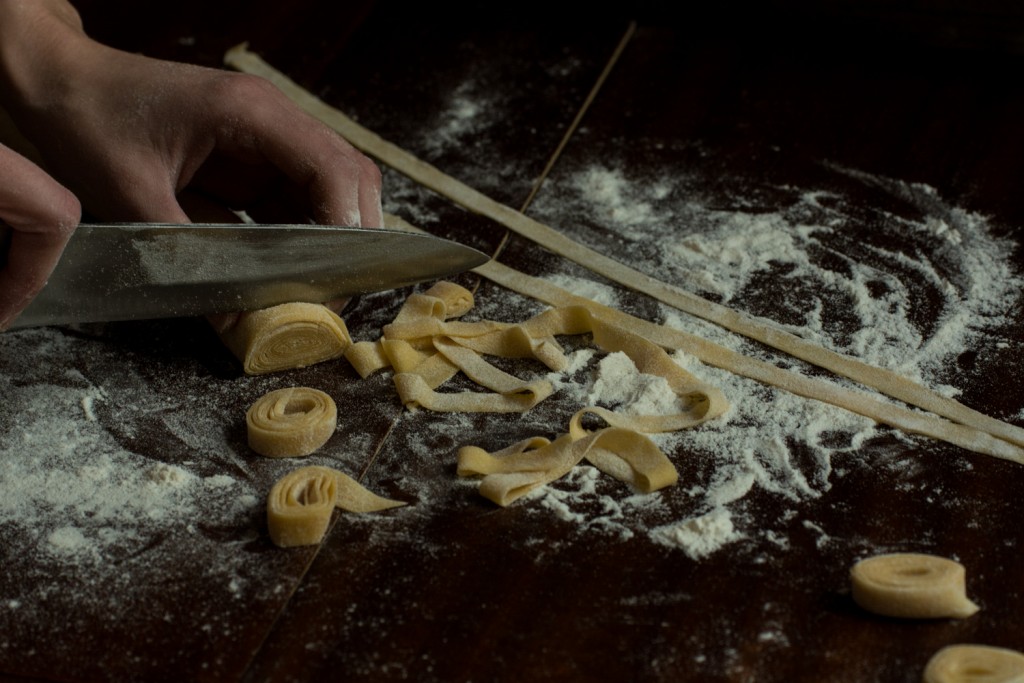 Cutting tagliatelle