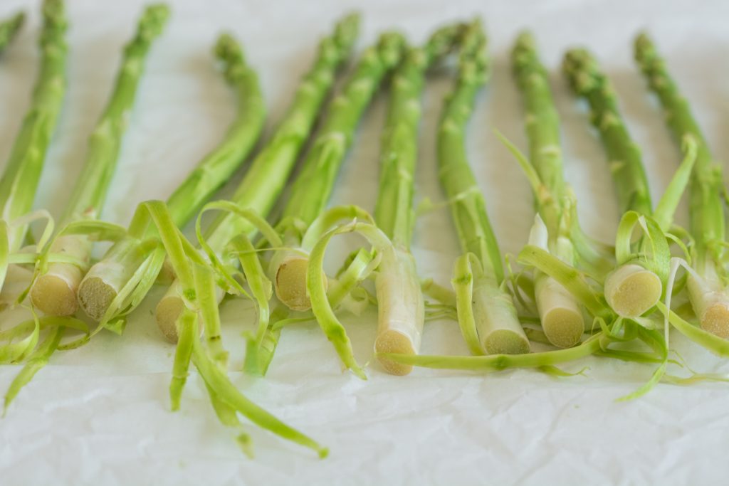 Cleaning asparagus